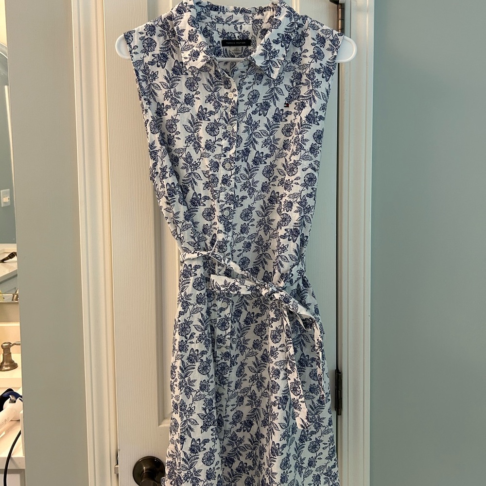 Tommy Hilfiger Floral Printed Sleeveless Shirt Dress